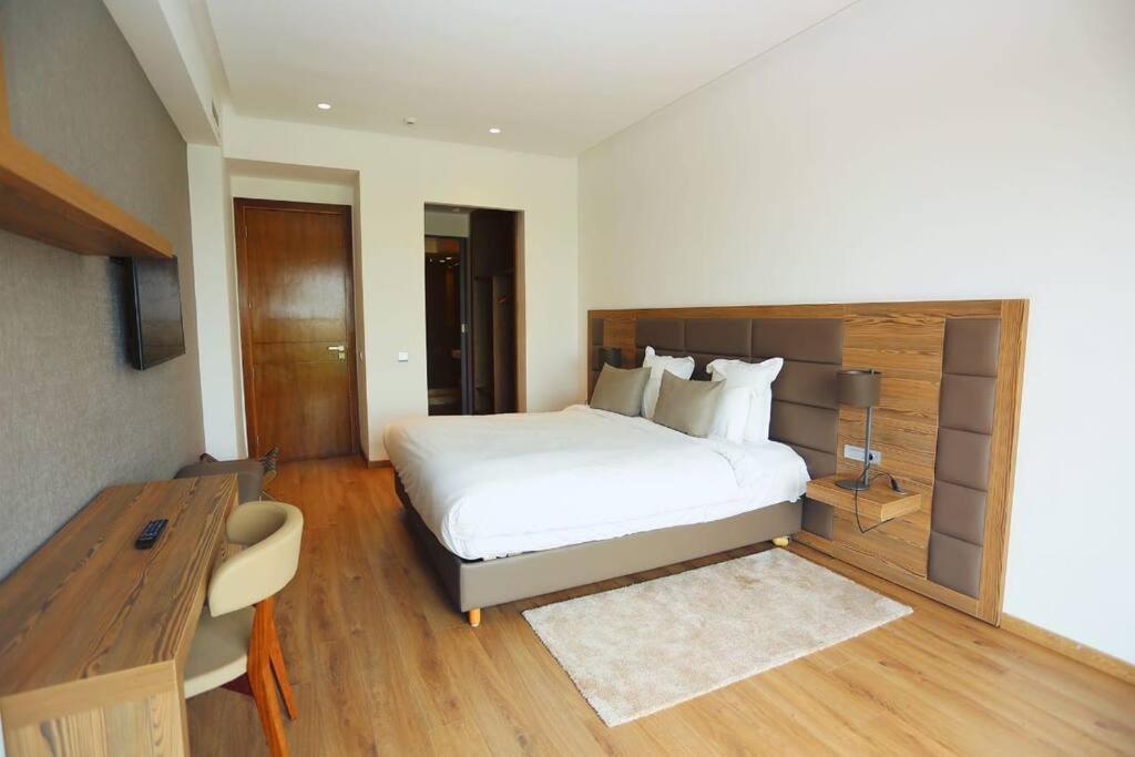Luxury Apartment At Corniche , Seaview Close Beach Casablanca Bagian luar foto
