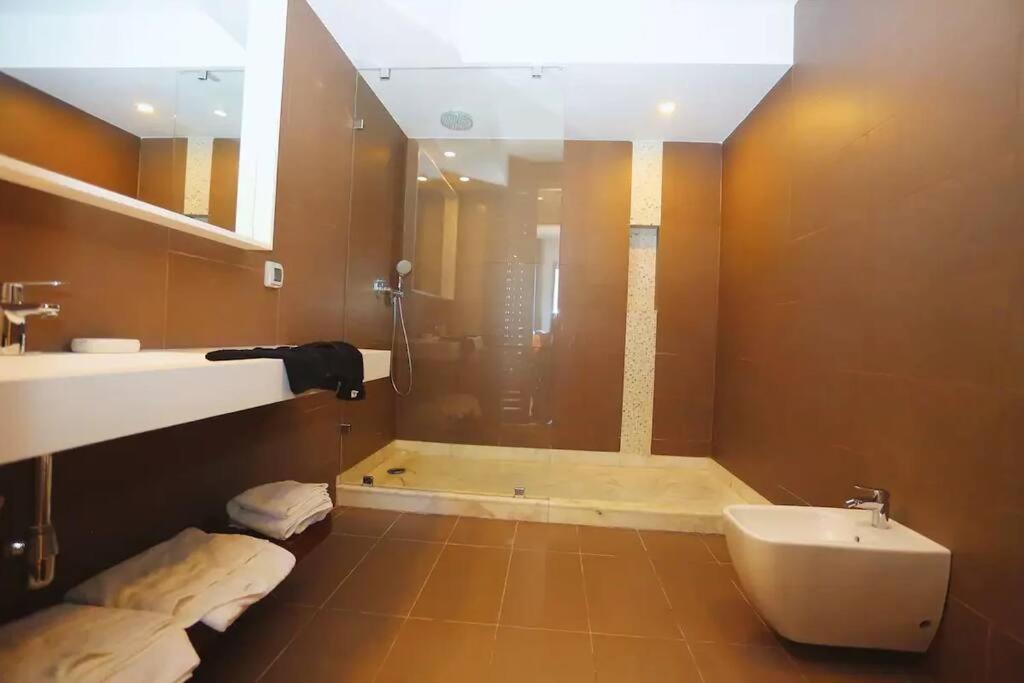 Luxury Apartment At Corniche , Seaview Close Beach Casablanca Bagian luar foto