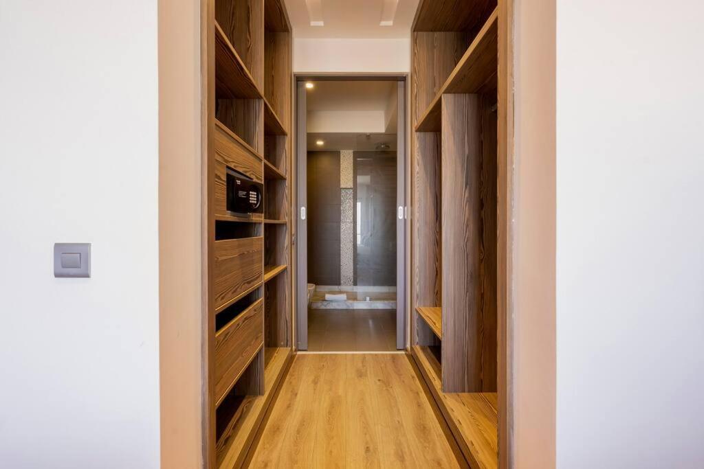 Luxury Apartment At Corniche , Seaview Close Beach Casablanca Bagian luar foto