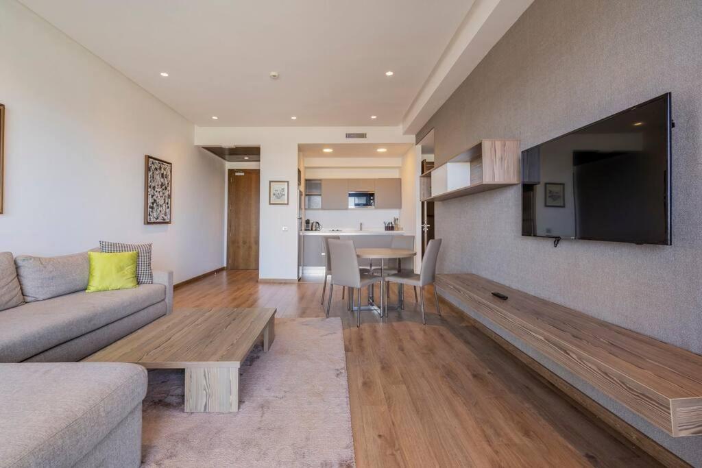 Luxury Apartment At Corniche , Seaview Close Beach Casablanca Bagian luar foto
