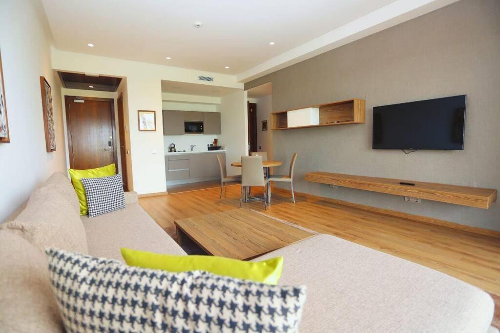 Luxury Apartment At Corniche , Seaview Close Beach Casablanca Bagian luar foto