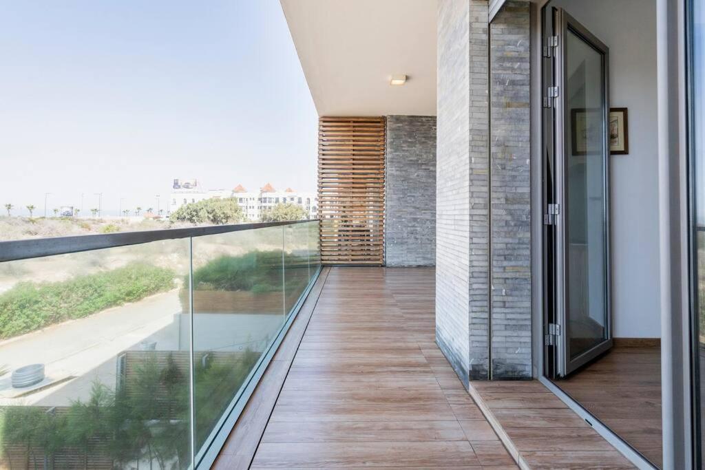 Luxury Apartment At Corniche , Seaview Close Beach Casablanca Bagian luar foto